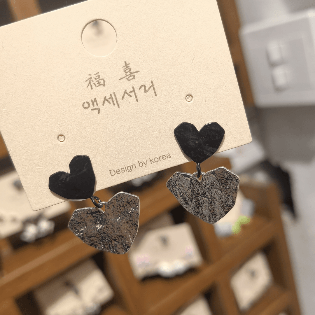 铜合金仿珍珠项链 B700(满9.9包邮)黑银色爱心耳钉耳饰