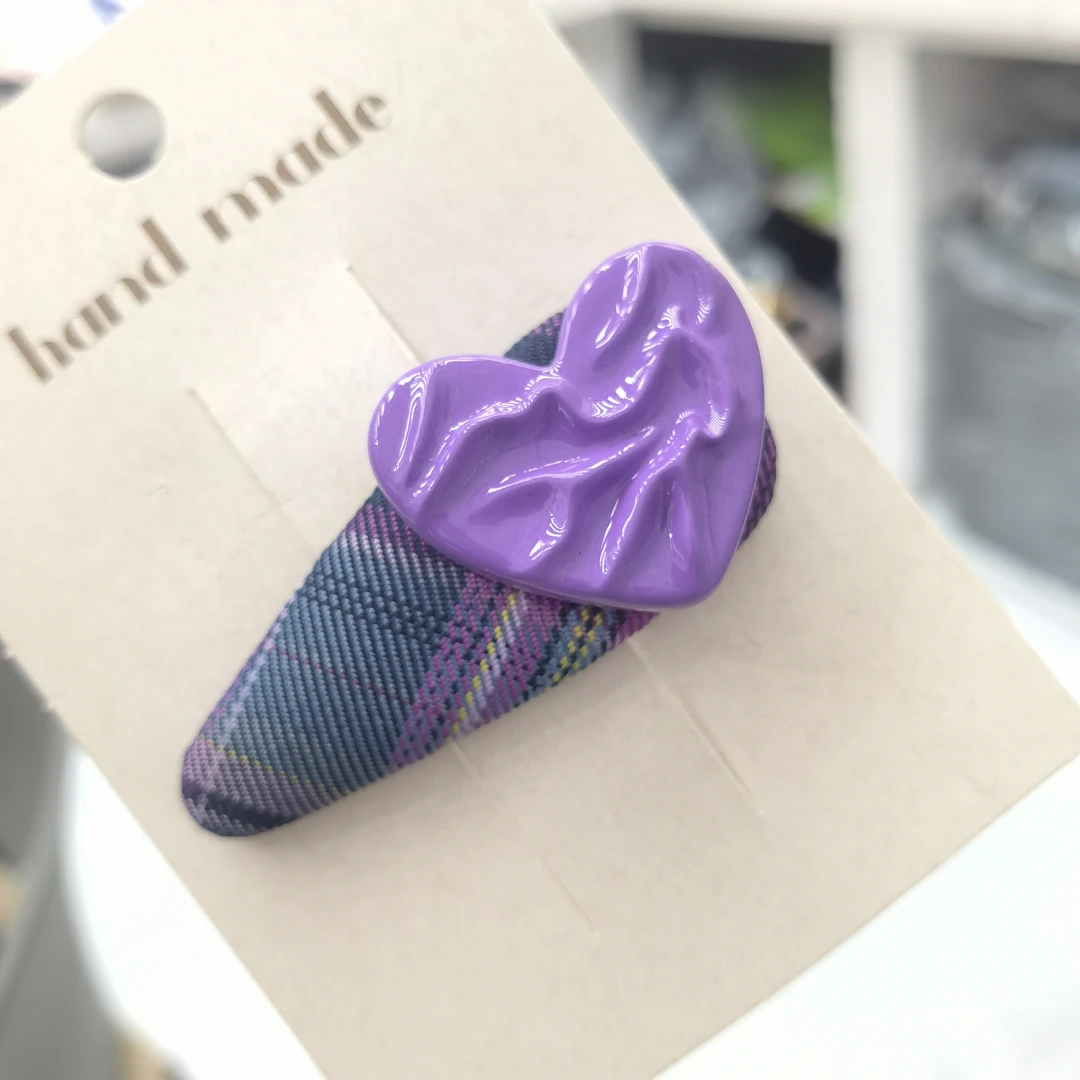 A865紫色爱心格纹掰掰夹