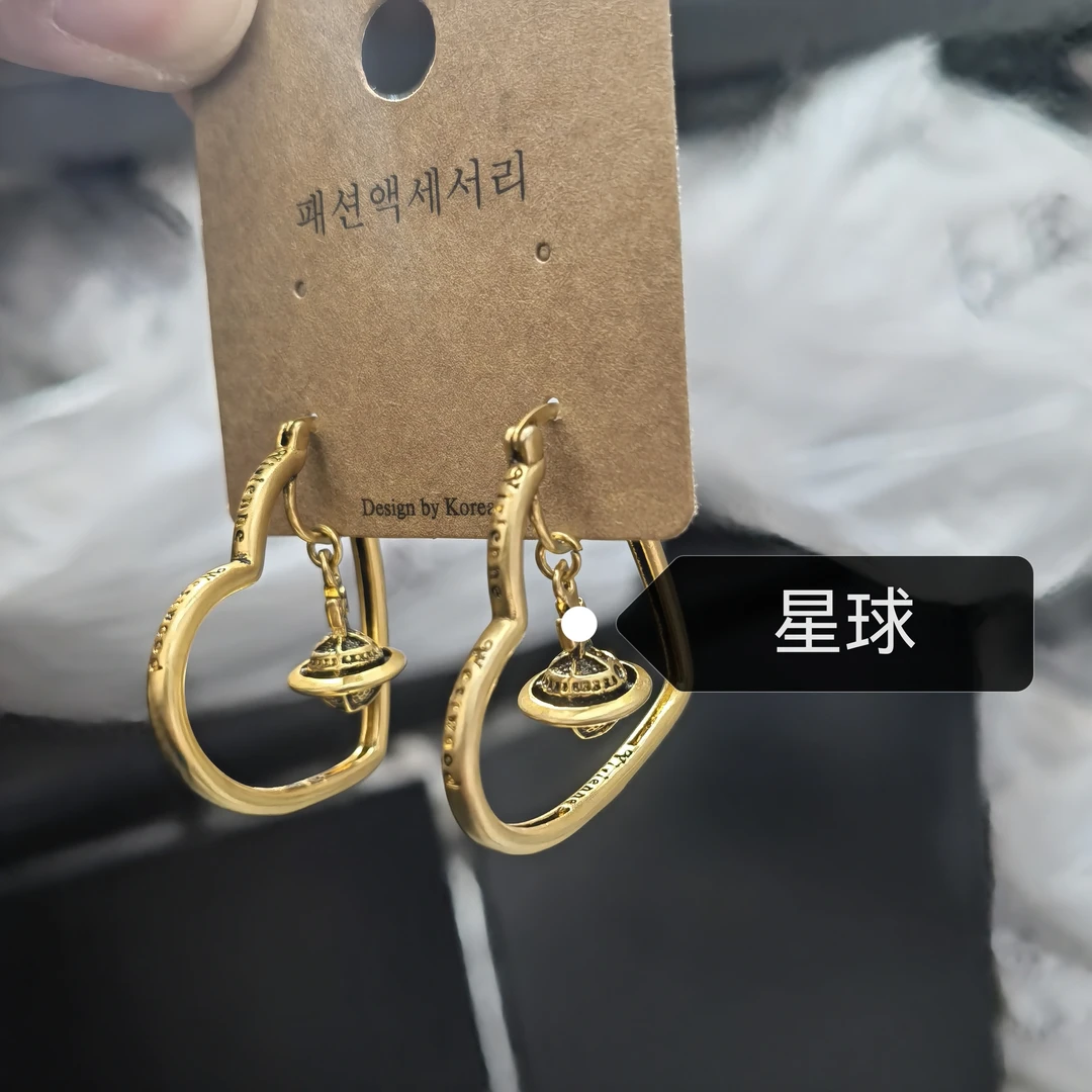 B864金色复古星球爱心耳扣款耳饰