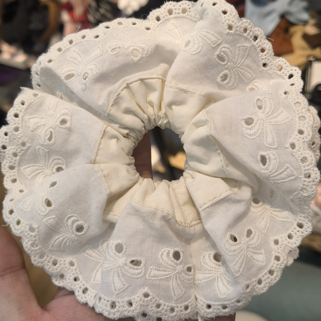 A755米白色蕾丝边蝴蝶结肠圈