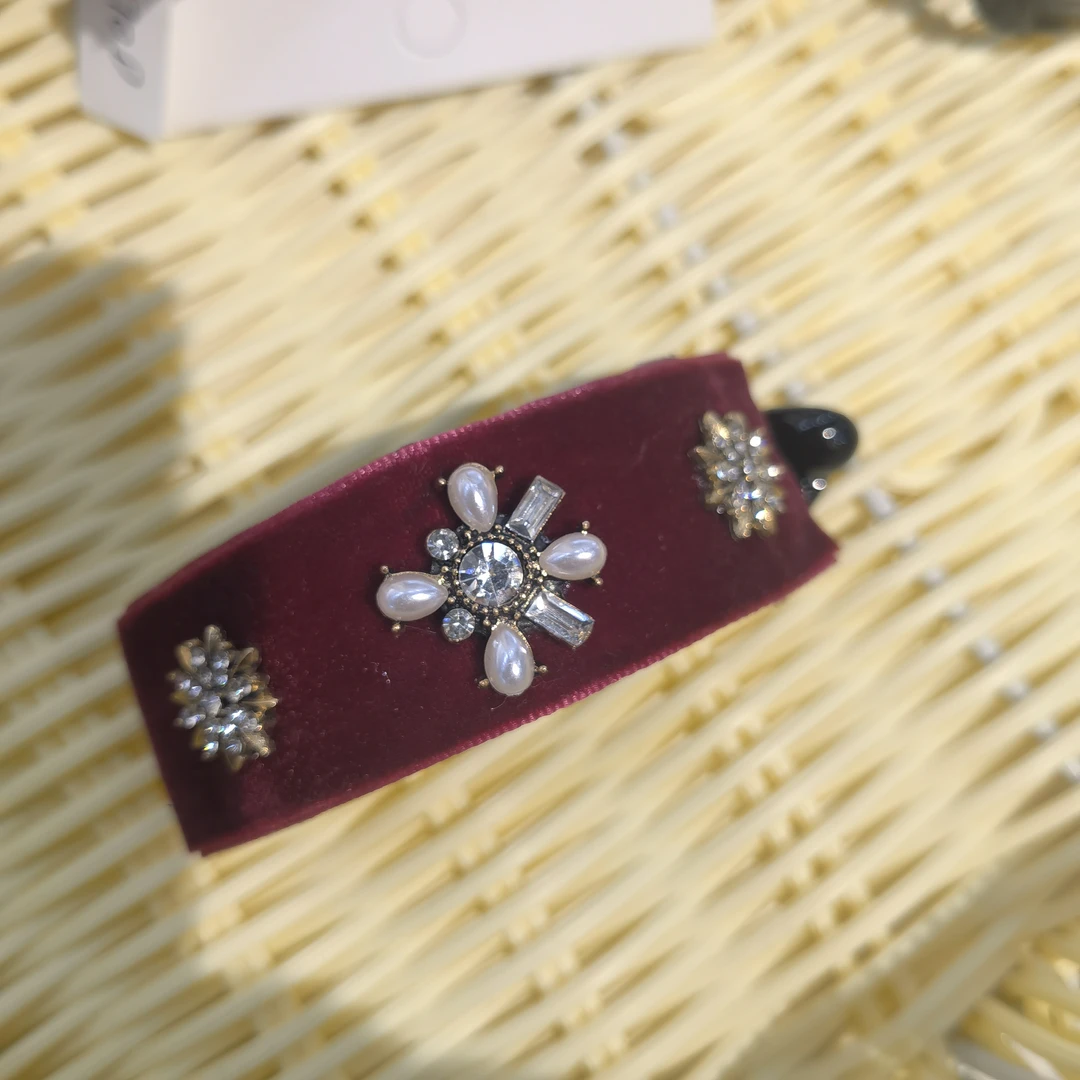 A896红色告告绒绒马尾扣