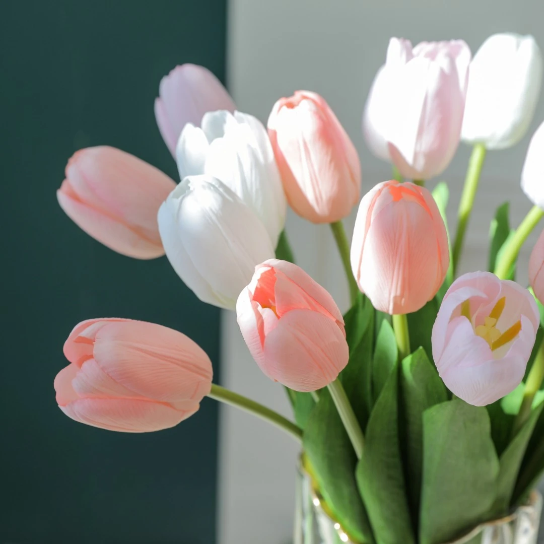 手感保湿郁金香高档仿真花假花家装饰客厅ins清新花束时尚餐桌花