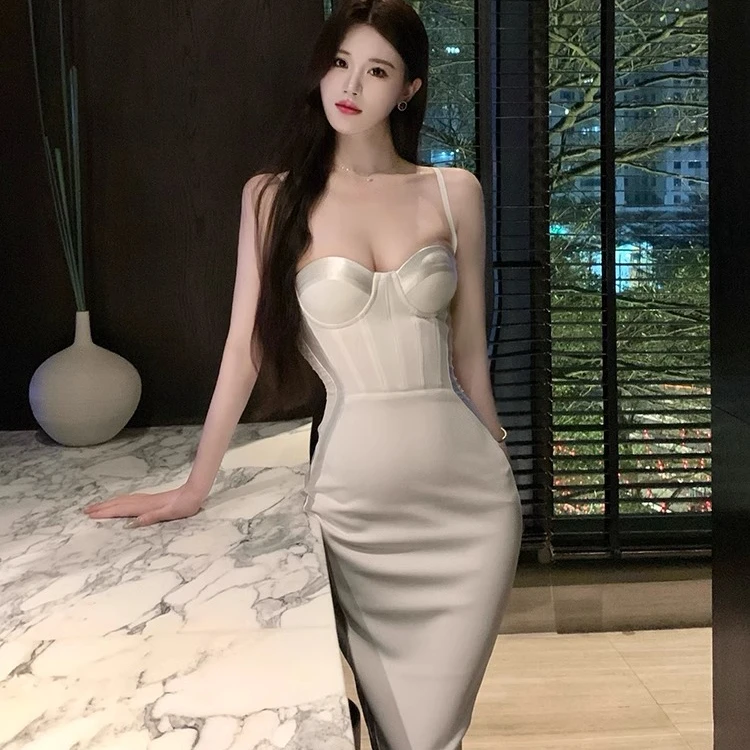 名媛气质小众鱼骨收腰白色吊带连衣裙女包臀小众显瘦生日礼服裙