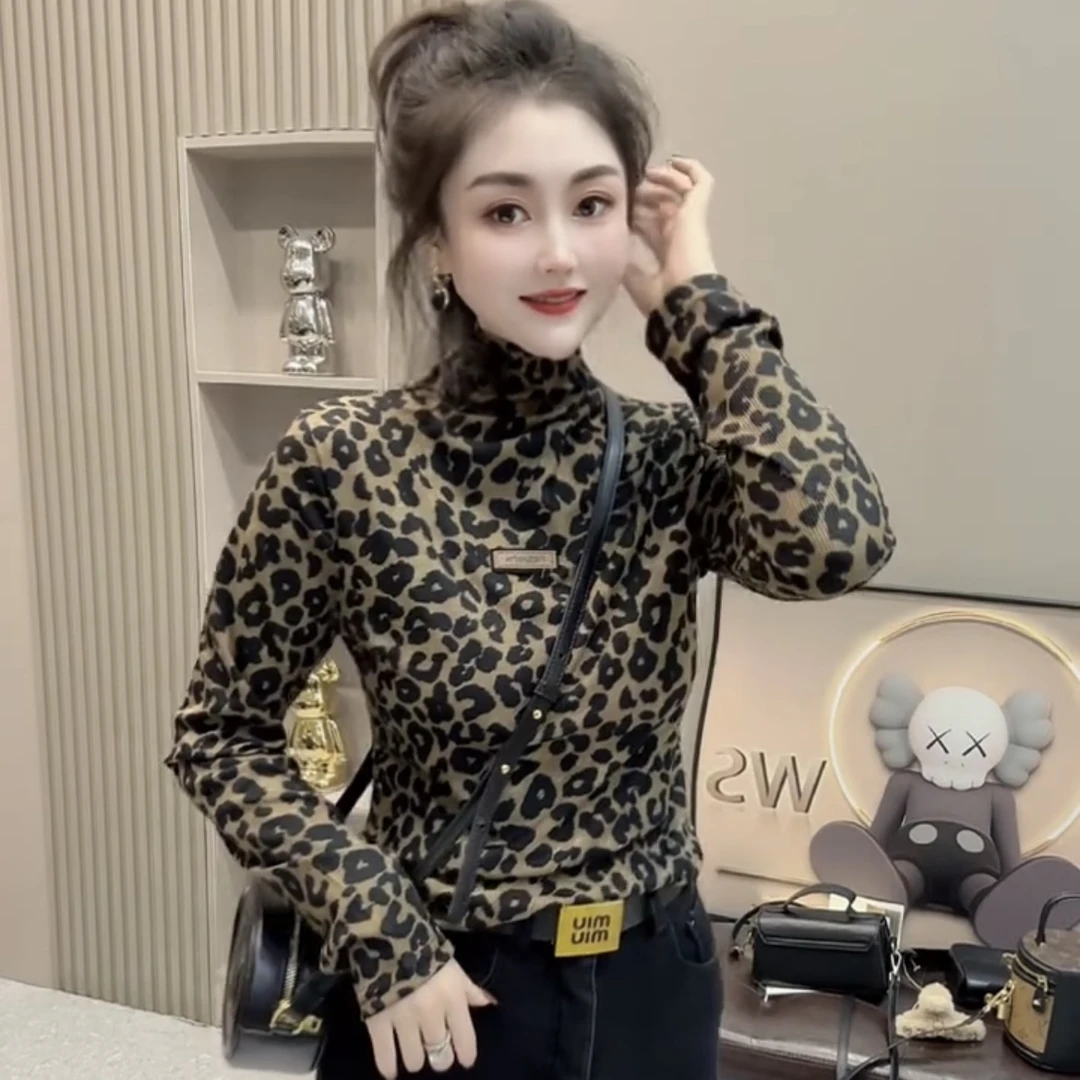 新款网红洋气半高领修身显瘦豹纹长袖打底衫
