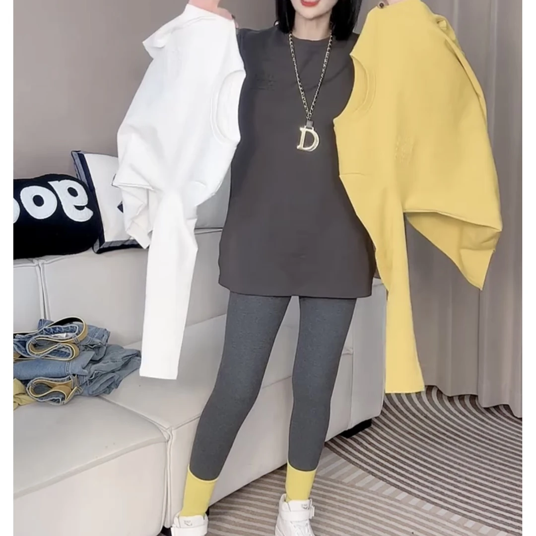 正肩长袖T恤女中长款刺绣上衣减龄开叉打底衫