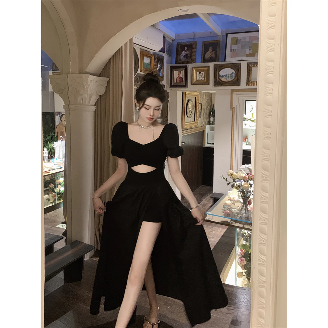 夏季法式小众赫本风镂空设计长裙黑色方领泡泡袖短袖开叉连衣裙