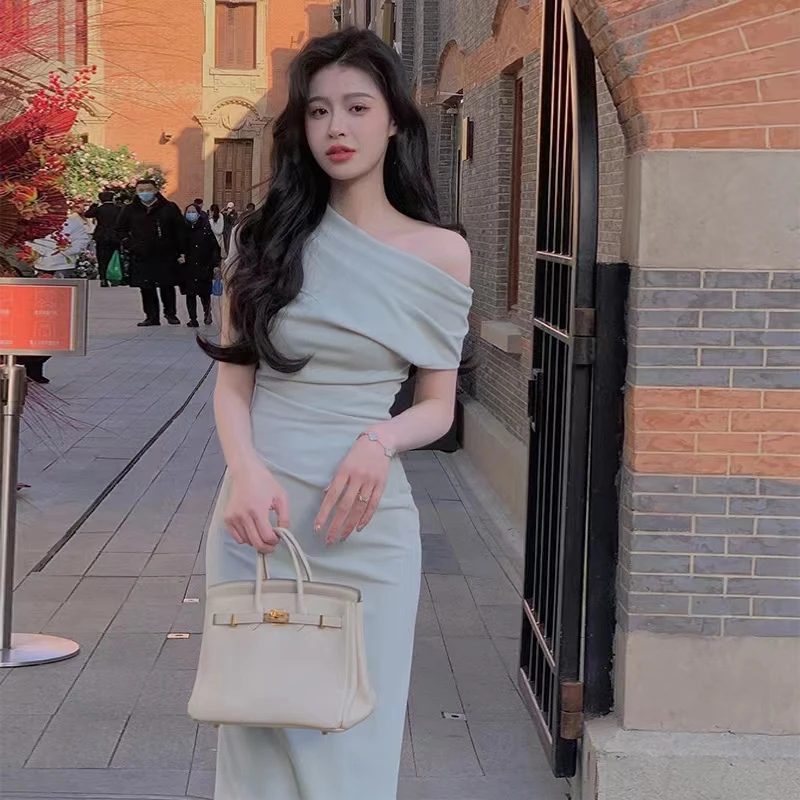 方领连衣裙不对称弹力褶皱裙 连衣裙