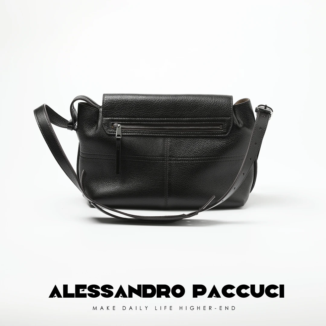 AP洛哥43020BD【装备包】头层牛皮工装风纯色大容量时尚休闲单肩包