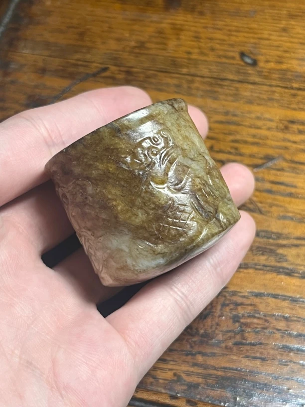 和田玉麒麟吐书扳指