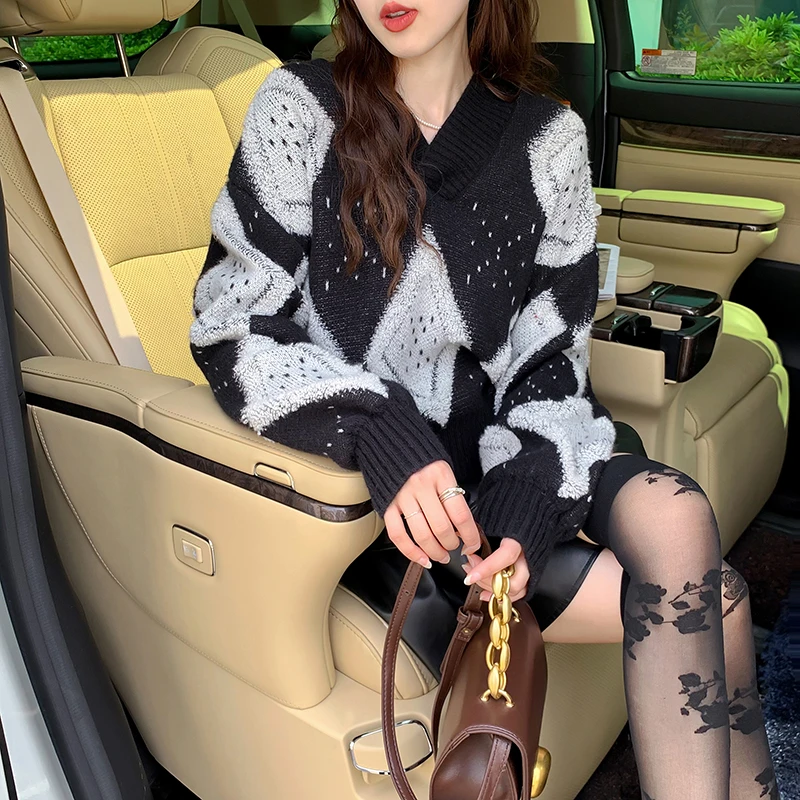 2M694 DB1  唐狮女毛衣秋冬撞色菱格设计套头慵懒风设计感时尚