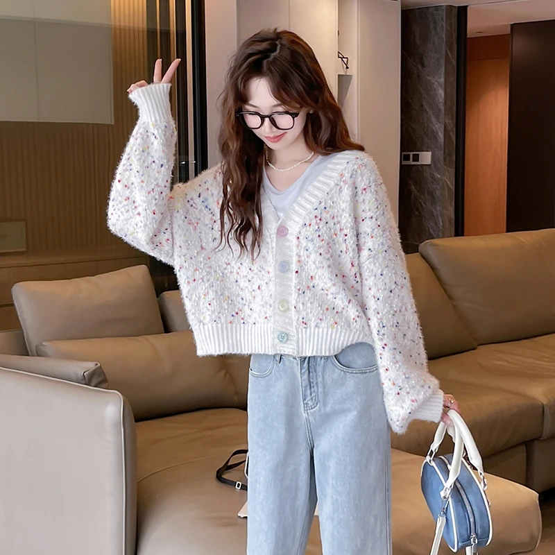 2M648  DB1 唐狮减龄新式花纱设计V领开衫长袖短款慵懒风外穿毛衫