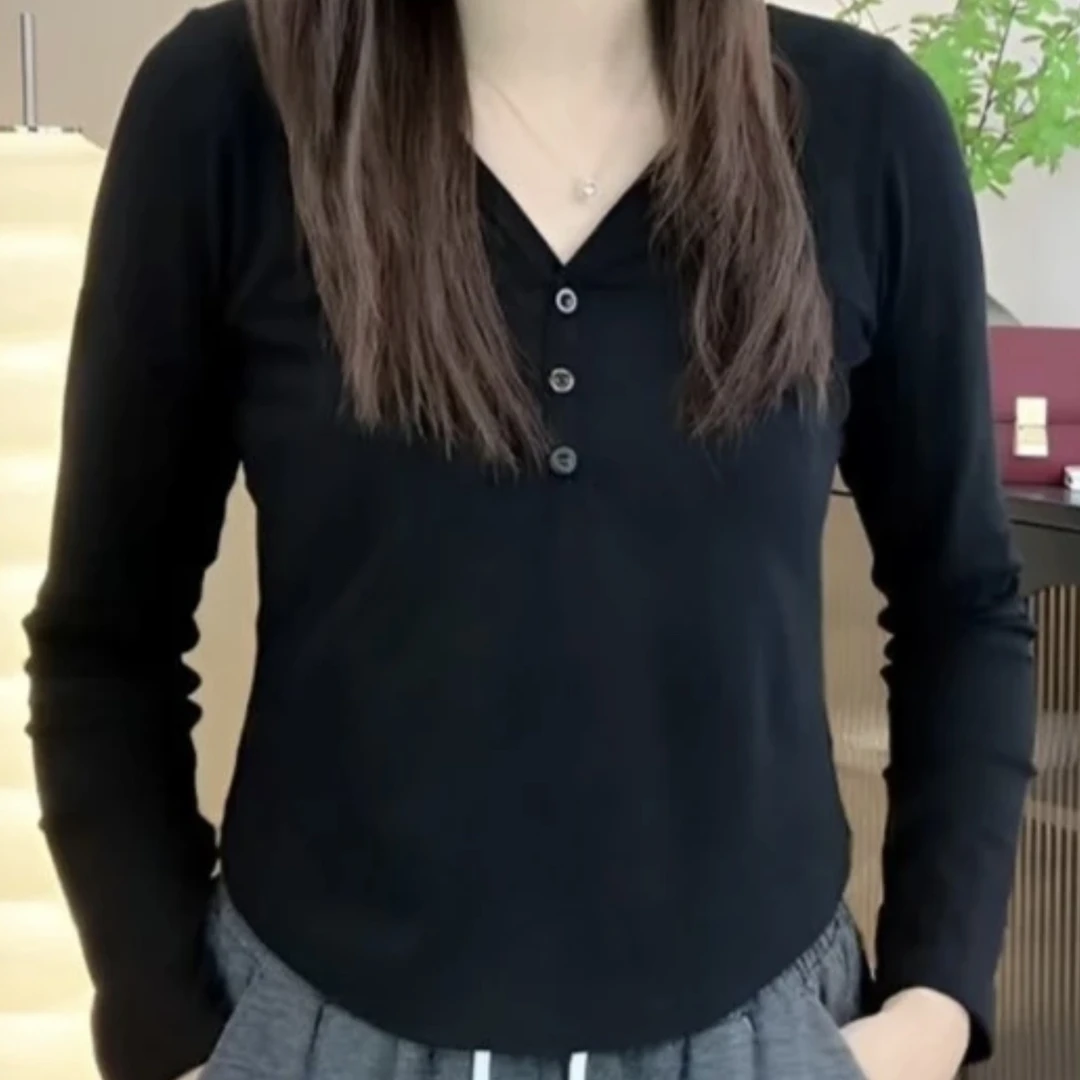 2025秋冬新款V领打底气质百搭显瘦纯欲风设计感T恤纽扣上衣长袖