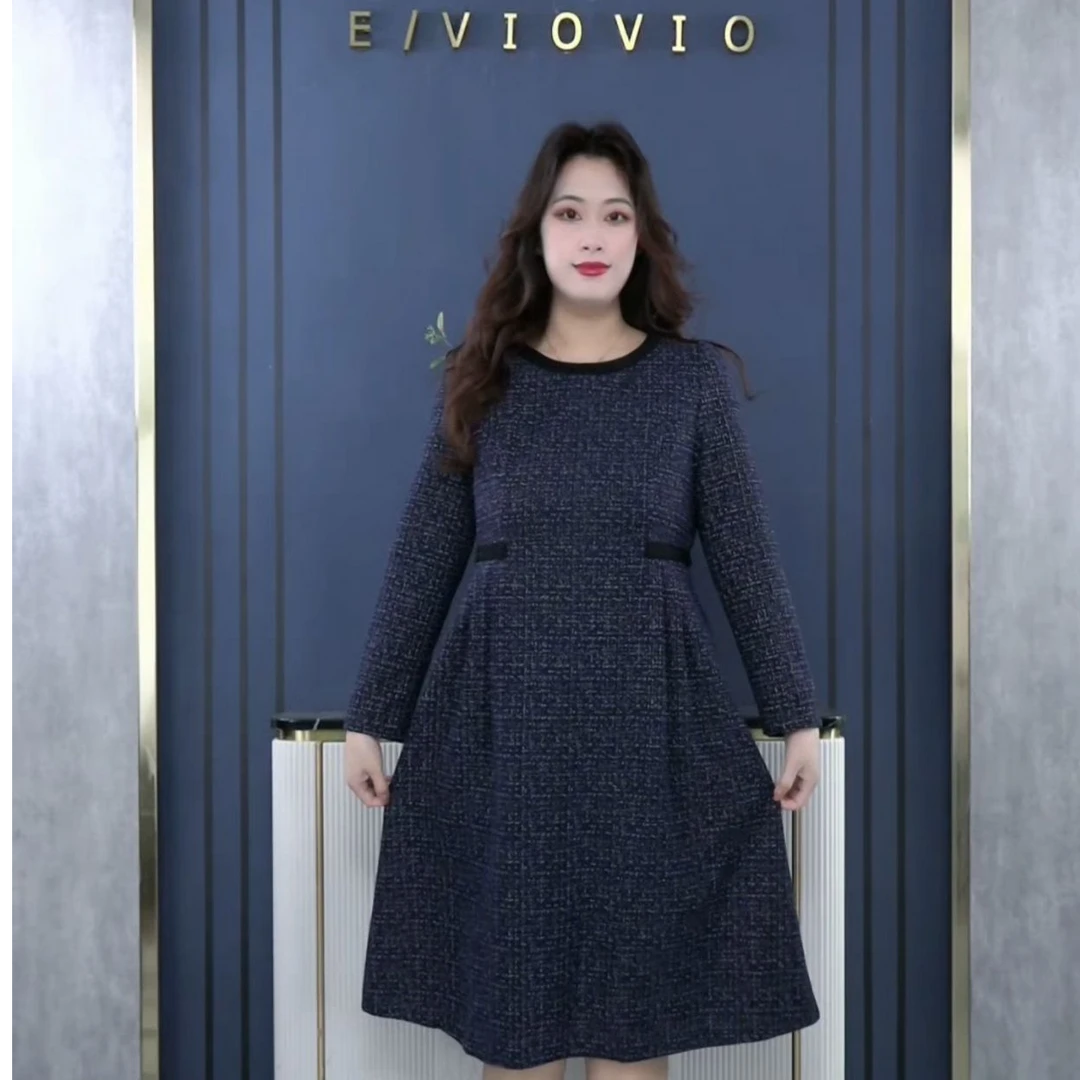 2025年秋季大码女装新款休闲遮肉圆领洋气显瘦长袖连衣裙ZB5595