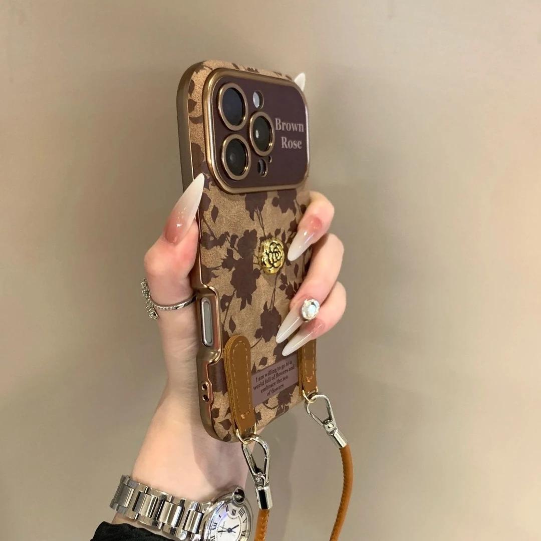 复古玫瑰皮质适用于苹果15手机壳挂绳iPhone16轻奢14防摔13/12女