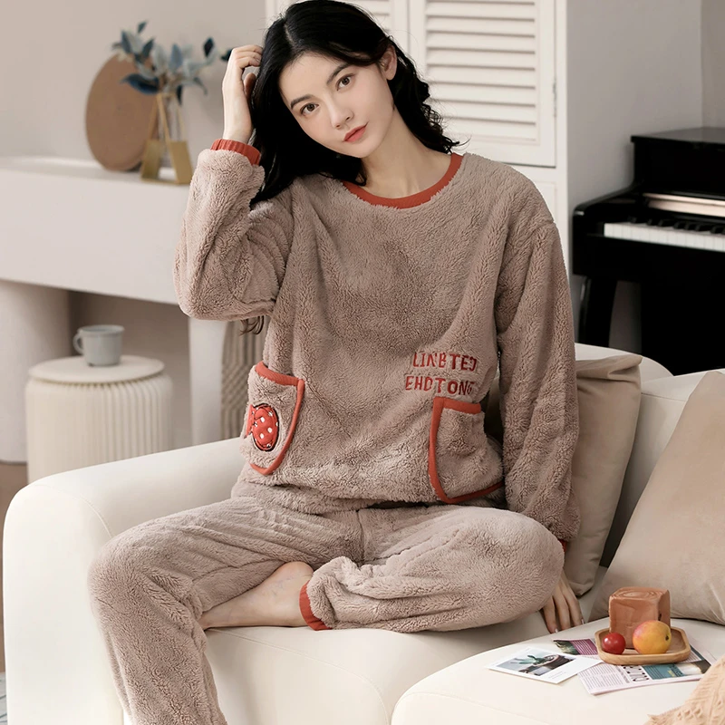 莫代尔珊瑚绒睡衣女士秋冬季2024新款加绒加厚冬天保暖家居服套装