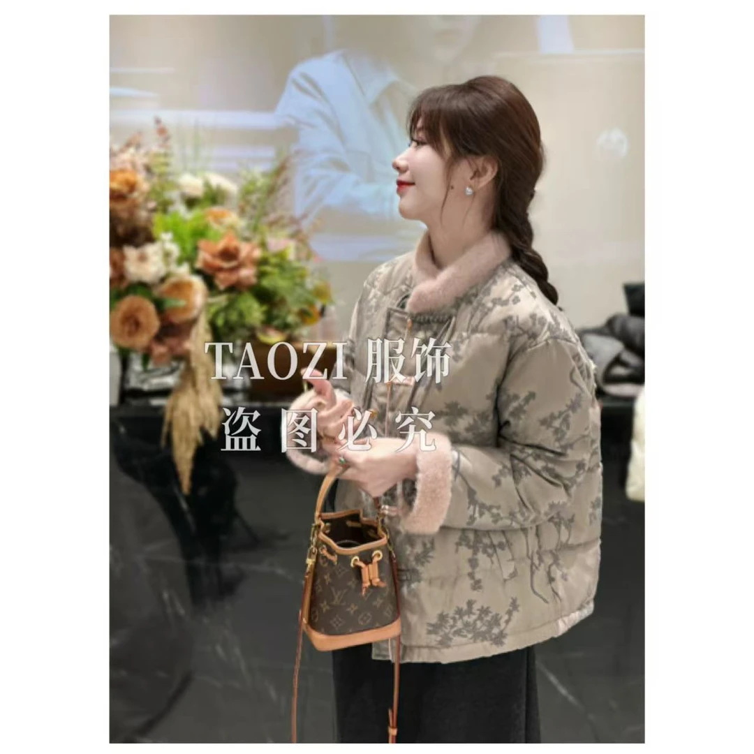 【桃子自制】11299 新中式冬季新款立体提花羽绒服