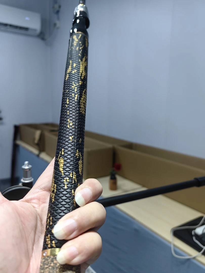 莽皮纹防滑雷强打黑海钓路亚竿