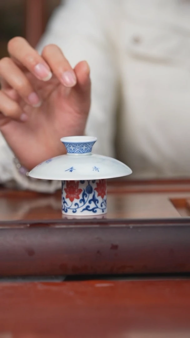 【闪购商品】陶瓷杯釉里红缠枝莲扳指
