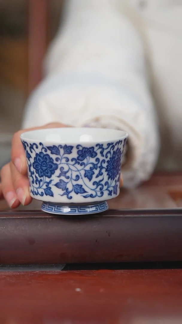 【闪购商品】陶瓷杯马蹄缠枝莲主人杯