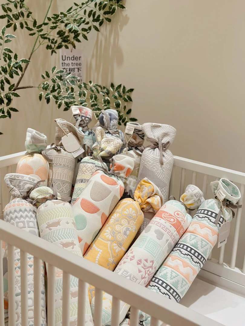 雅赞宝宝糖果枕 A类多功能枕柔软透气 侧睡枕 抱枕