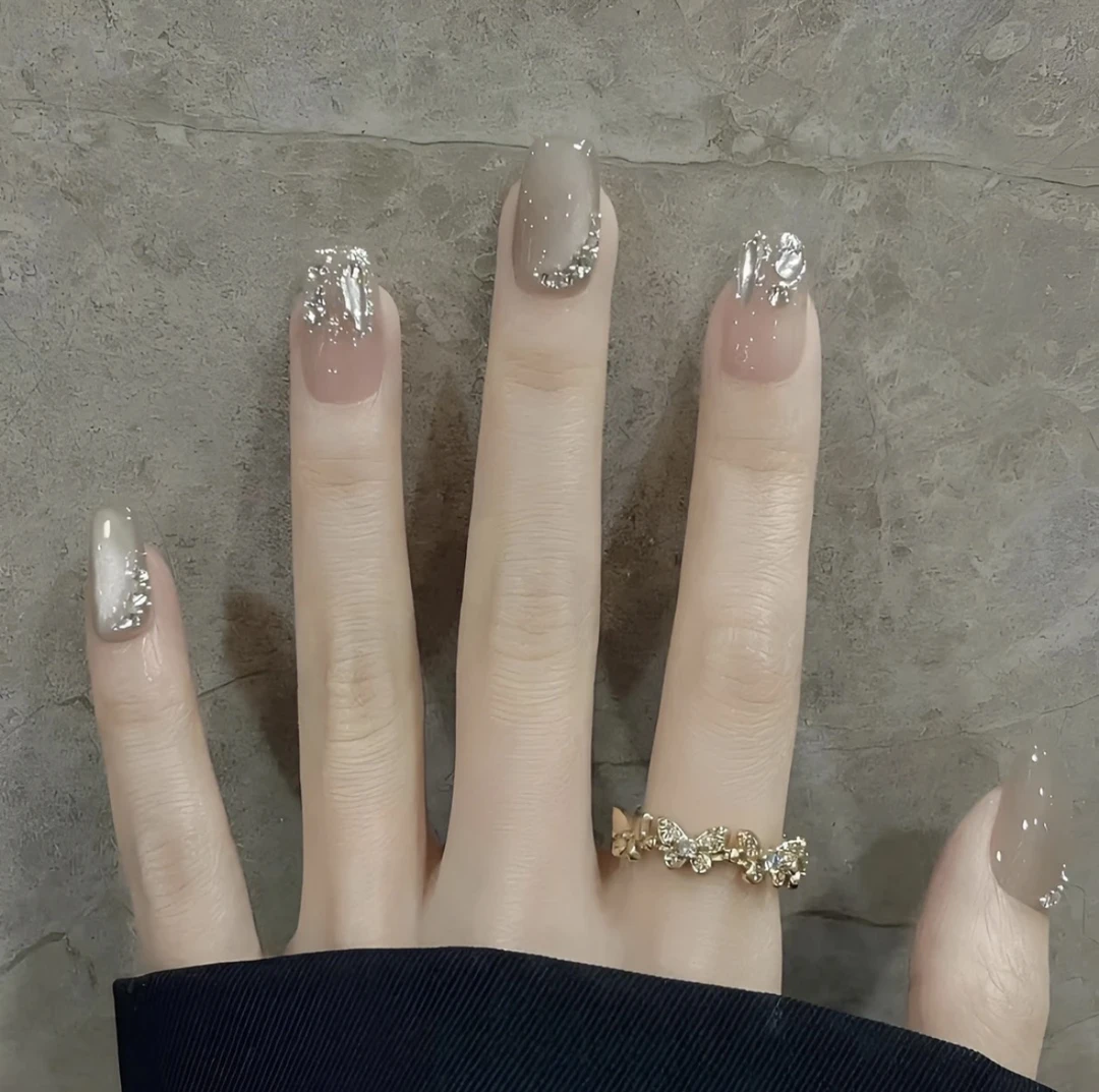 月半弯手工穿戴甲片2025新款高级感秋冬裸色款式短款美甲穿戴甲片