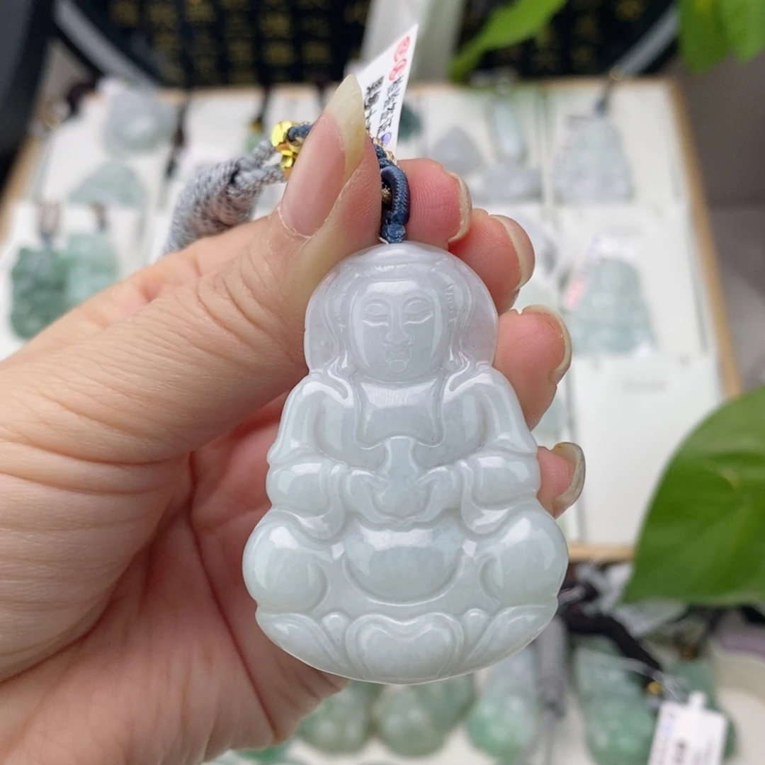 翡翠颈饰未镶嵌观音