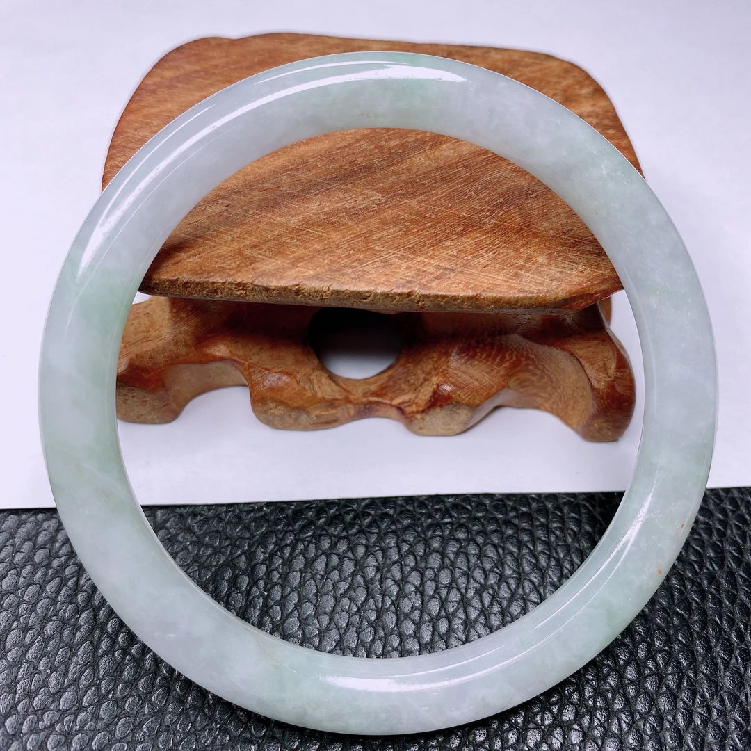 缅甸天然A货翡翠手镯57-58叮当精美美人镯女款飘绿