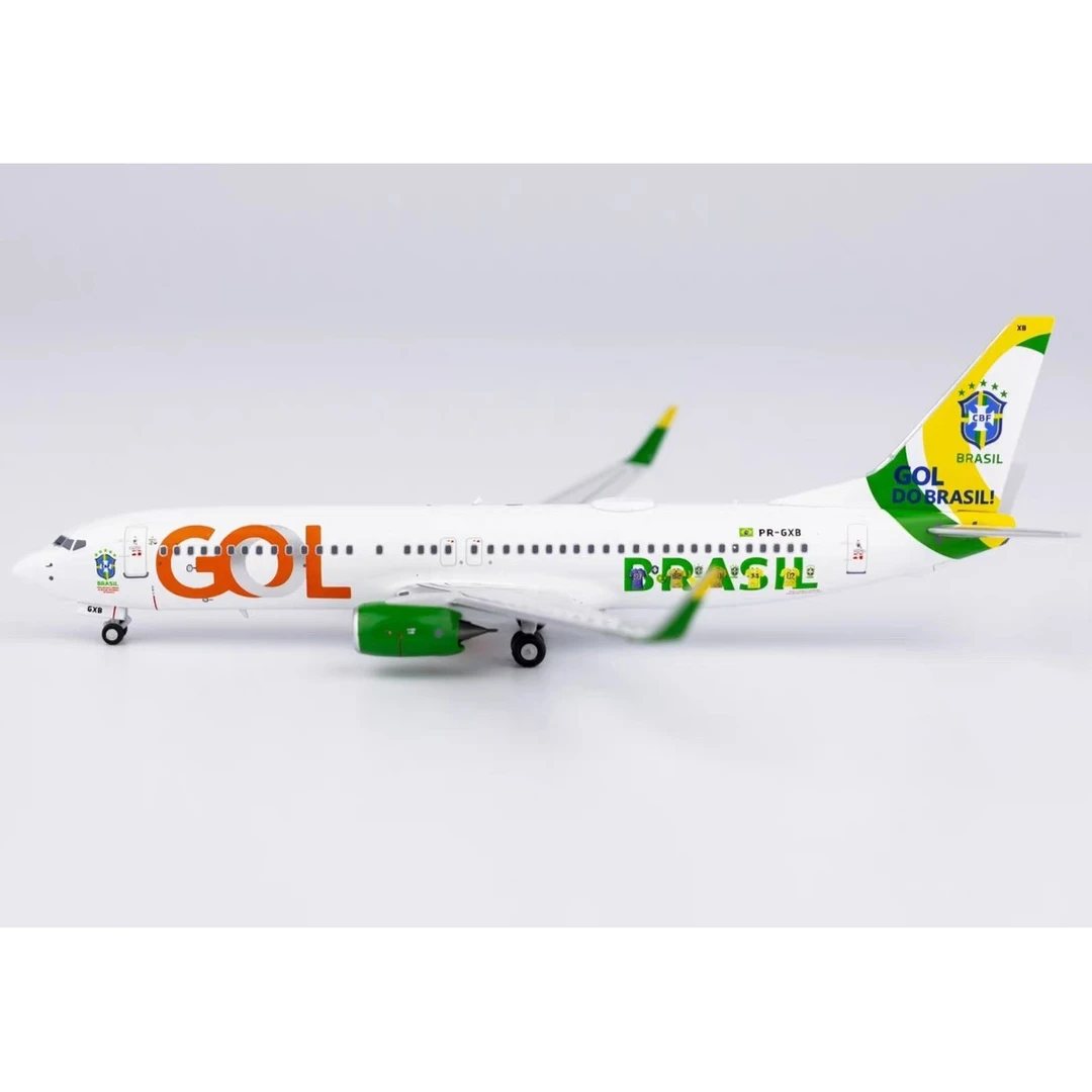NG 58162 巴西戈尔航空 B737-800/w PR-GXB 巴西队 1:400飞机模型