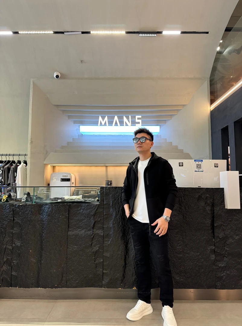 CNZ奢品-2024秋季新款休闲时尚男士连帽外套-LU-0003