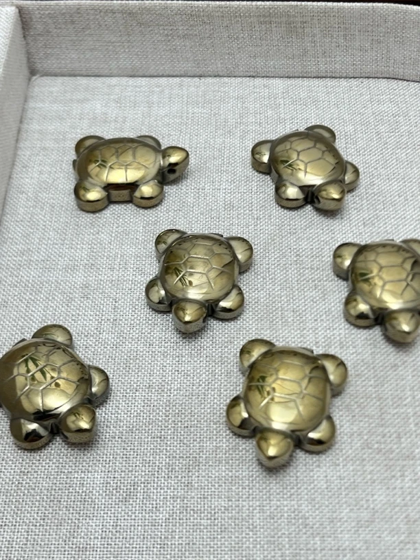 天然水晶黄同矿小乌龟