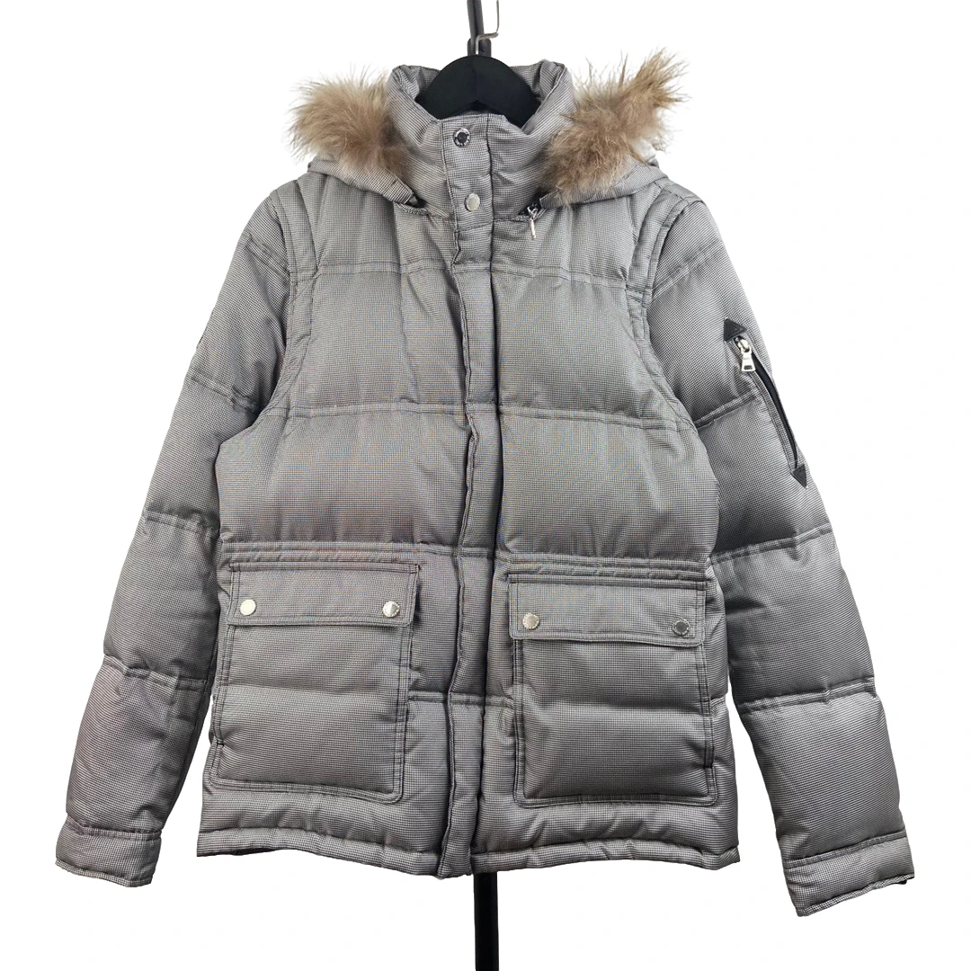 99新 BURBERRY/博柏利 毛领连帽羽绒可拆卸夹克 叶子614