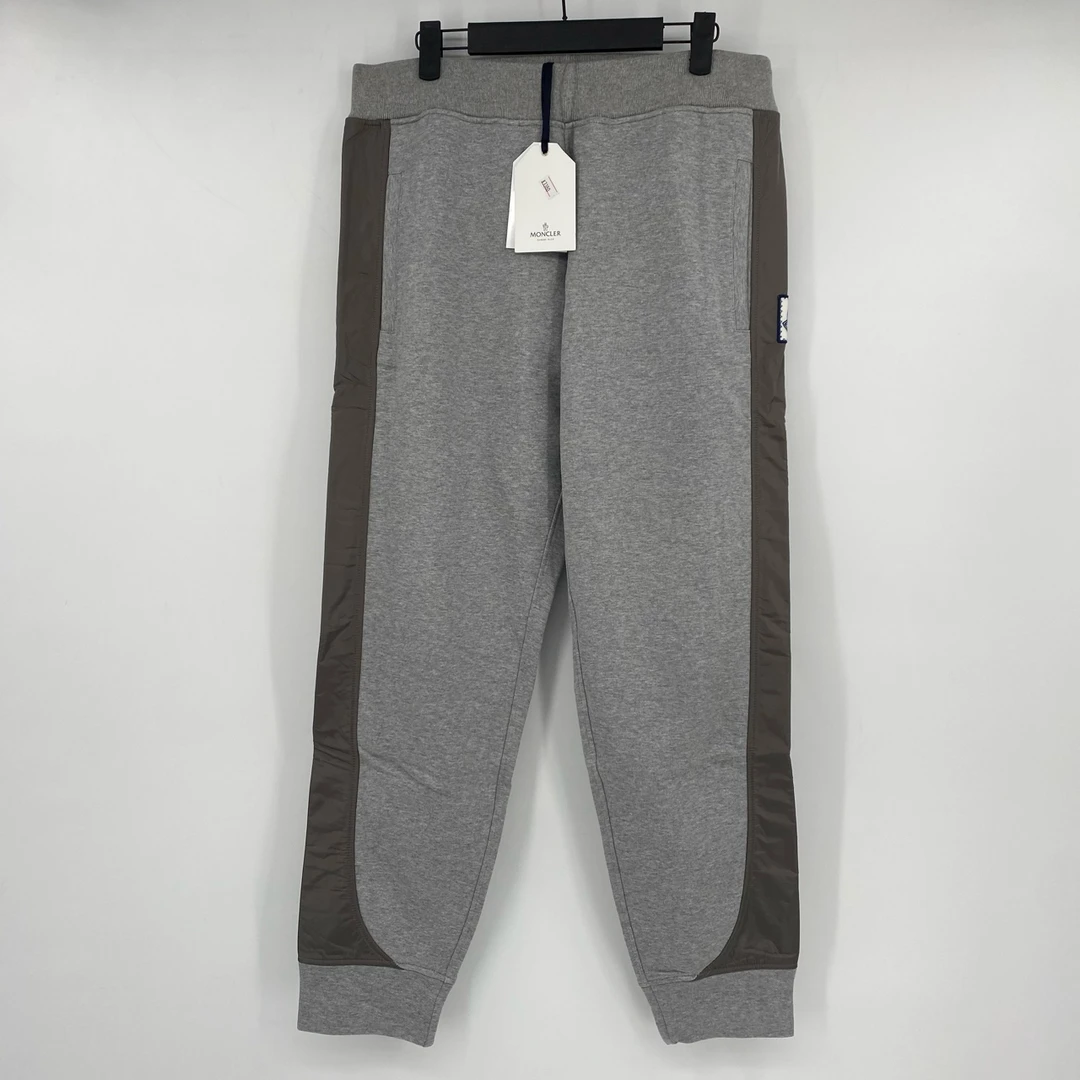 全新未使用 MONCLER 裤腿字母LOGO灰色拼接卫裤 L