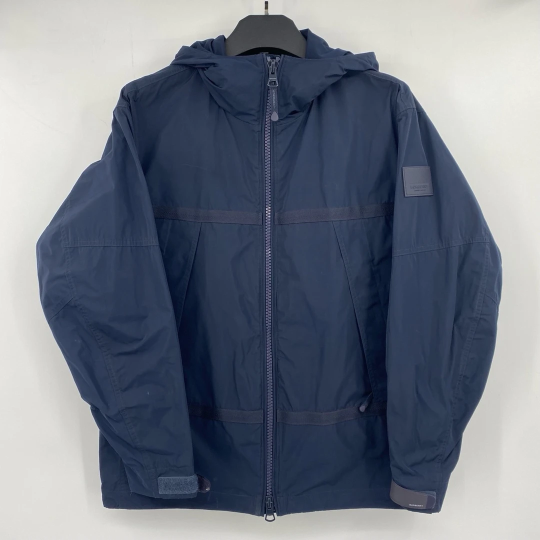 95新 BURBERRY/博柏利 手臂胶牌连帽夹克 S A