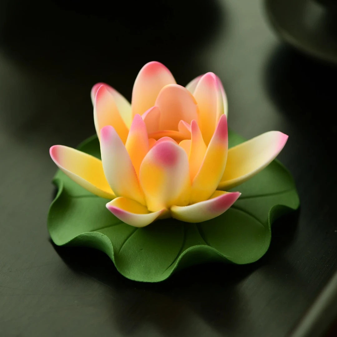 精工彩绘陶艺精品摆件陶瓷莲花线香插桌上点香线香香插通用