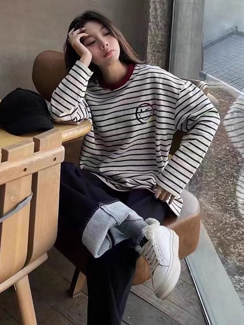 【小丽精选】童色领刺绣笑脸设计~宽松条纹毛圈长袖T恤减龄小众