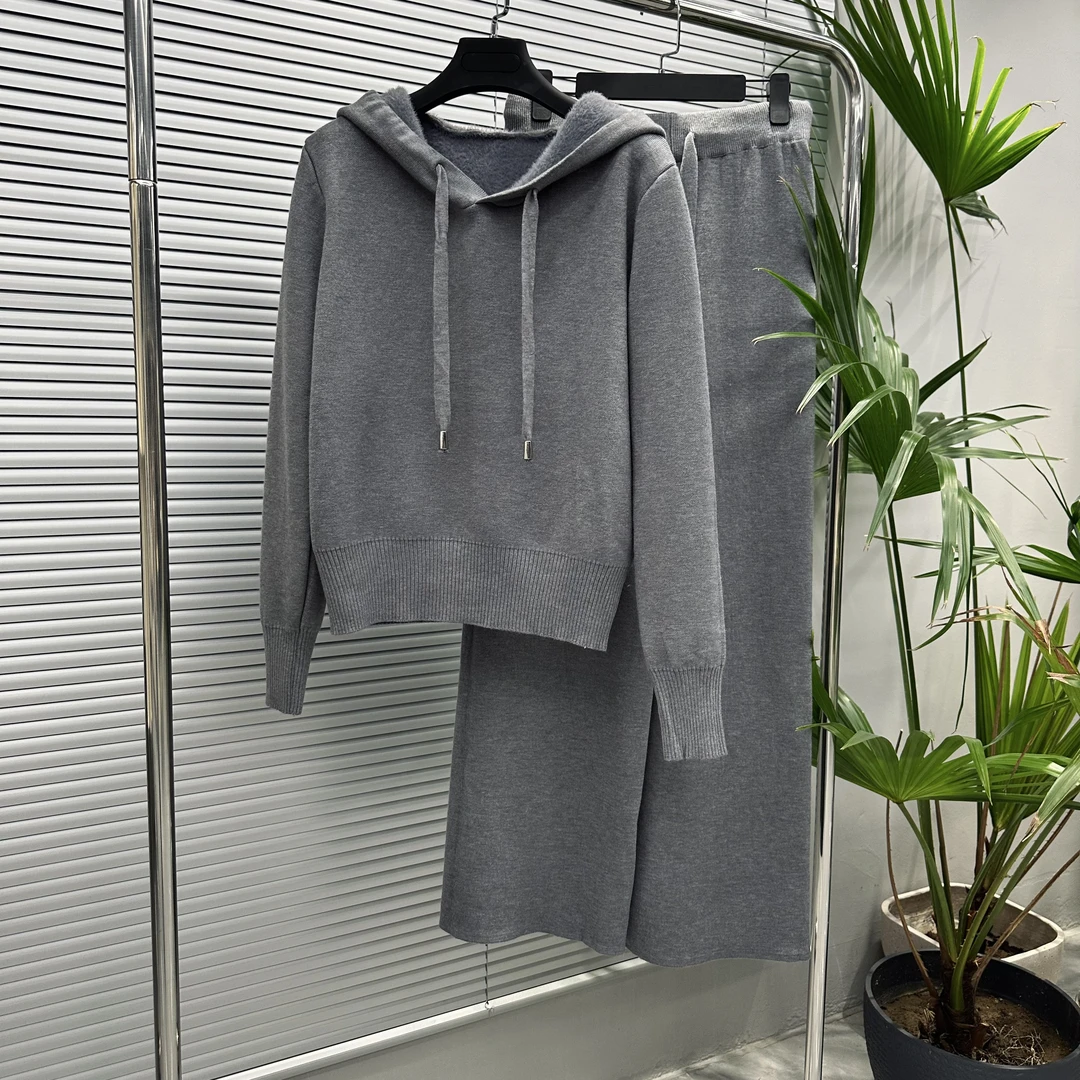 S113-[LONG-NA轻奢严选] 女连帽拉链毛衣外套裤子套装