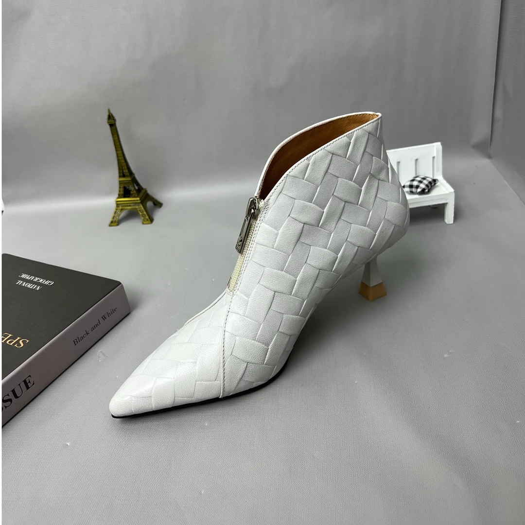 跟高5厘米A292-R768高跟尖头真皮羊皮米白色女士短靴矮靴子时尚秋