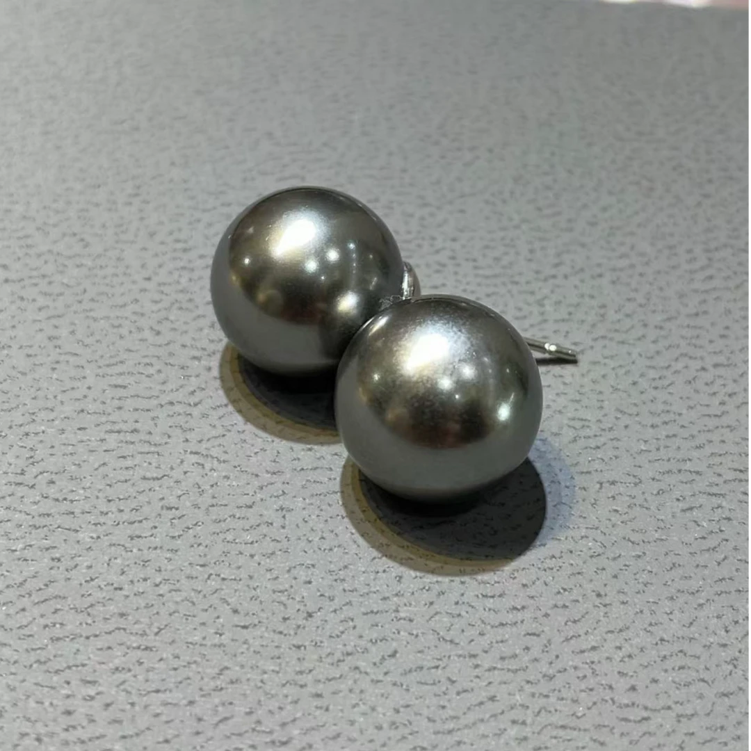 非金属仿珍珠耳饰 卡乐极美 简单琉璃耳钉 高珠平替 气质珠光灰色