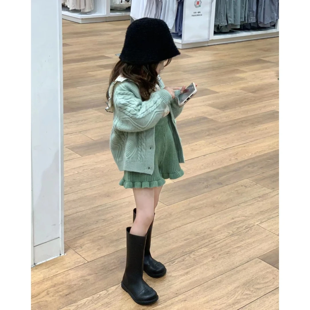韩版女童2023秋装针织开衫儿童清新圆领单排扣毛衣外套短裤两件套