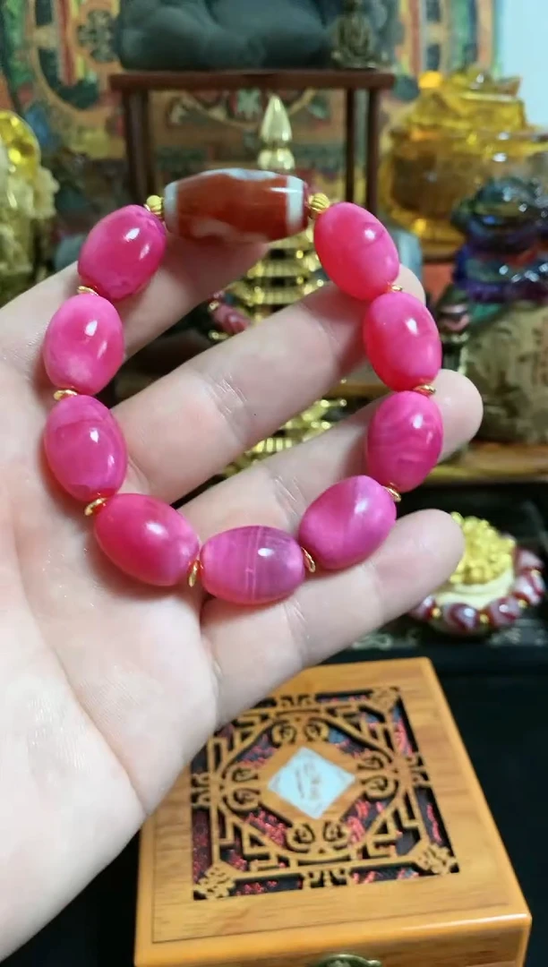 【闪购商品】玛瑙/玉髓手串未镶嵌血胆金莲度母