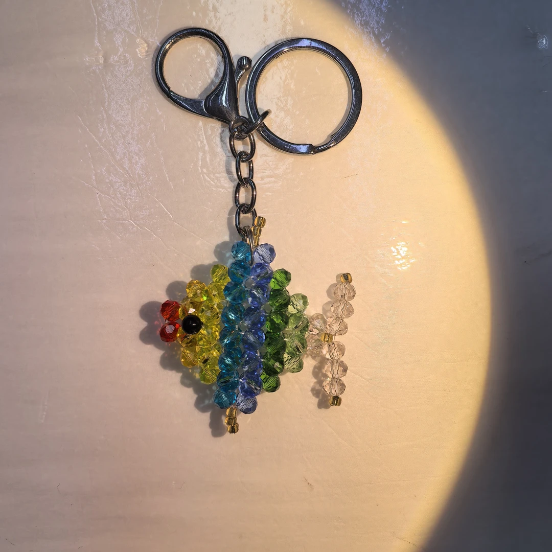 手工编织6mm晶晶彩虹鱼钥匙扣挂件