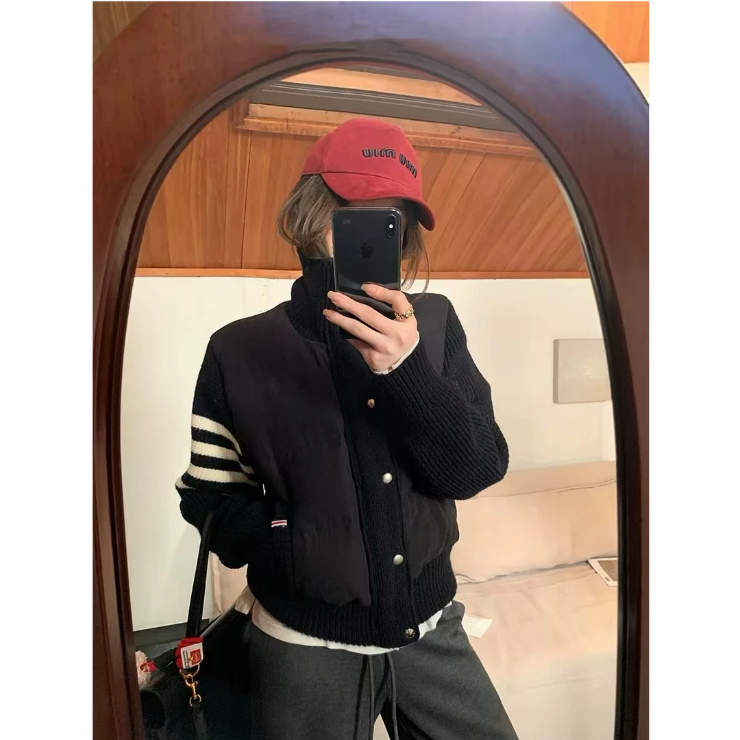 【梓铭】9051~大牌明星～冬季设计感黑色针织拼接白鸭绒羽绒服 秒发