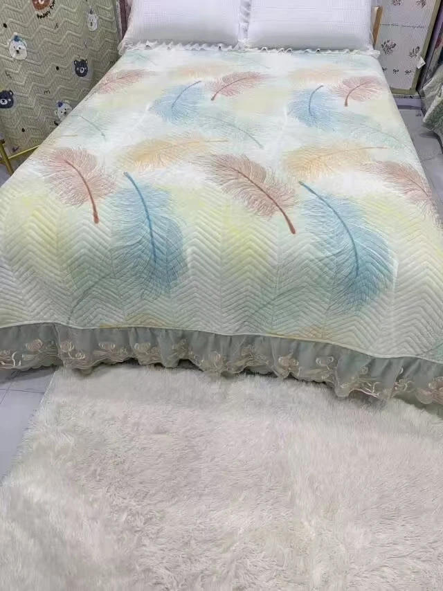 秋冬加厚牛奶绒床盖夹棉防滑榻榻米床单