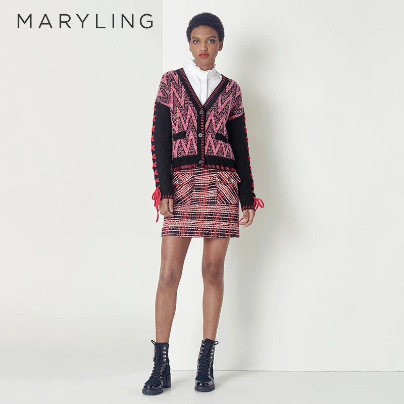 MARYLING玛俪琳2022秋冬季时尚黑底粉格纹V领针织开衫A1CGW08700