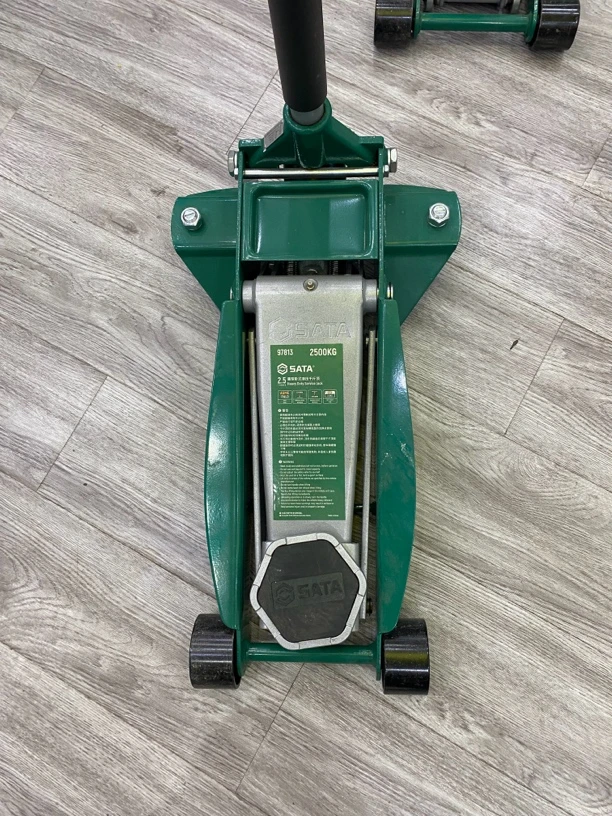 世达2500kg重型卧式液压千斤顶97813