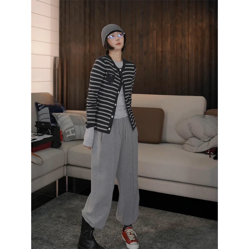 SHIIEELL设计感圆领小口袋刺绣撞色条纹绵羊毛针织开衫Z1278