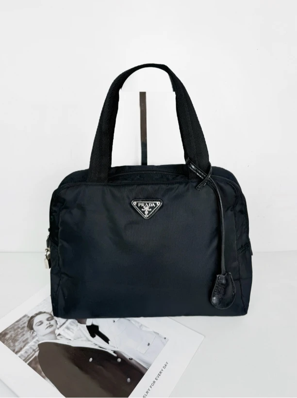 95新 Prada/普拉达 黑银降落伞单肩包 托特包