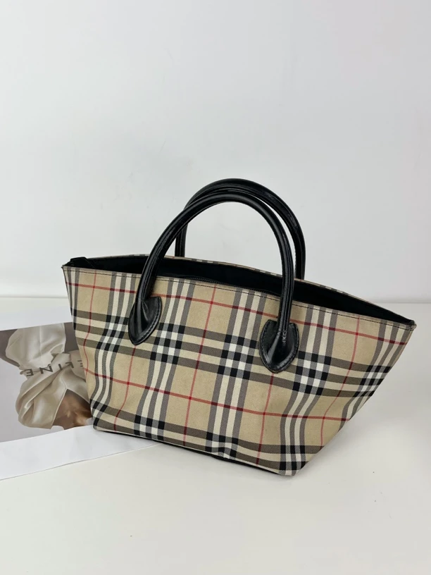 95新 BURBERRY/博柏利 格纹手提包 饺子包