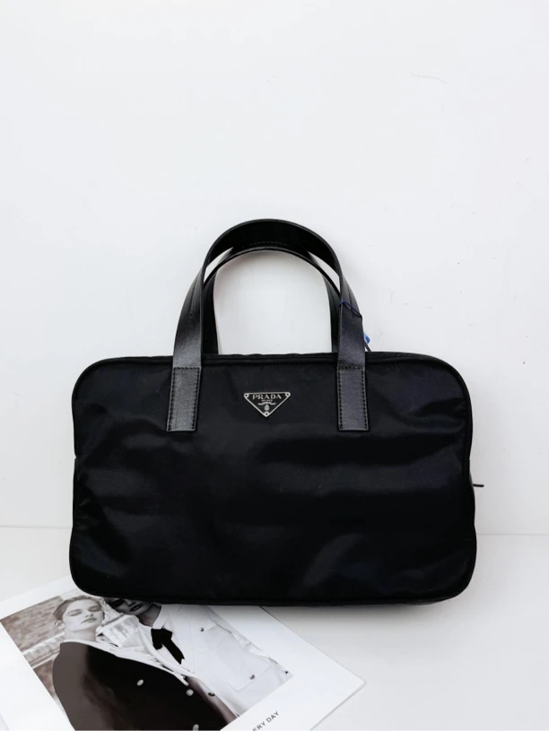 95新 Prada/普拉达 黑色降落伞单肩包