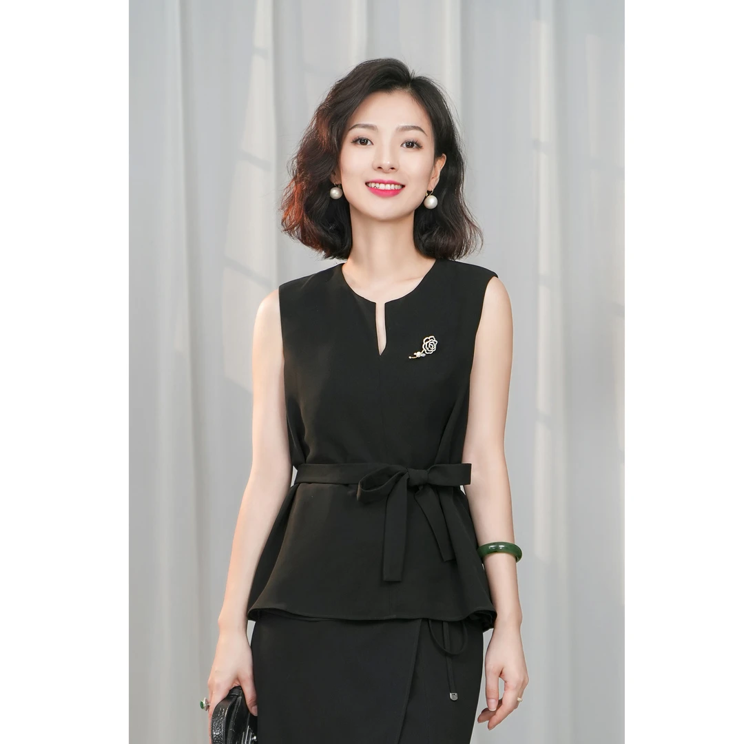 西子/【LADY】醋酸简约无袖V领法式带腰带无袖上衣背心/SYBH187